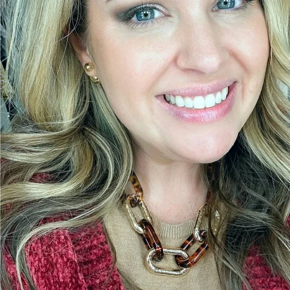 Park Lane “Dovey” Earrings in Gold! BNIB!! - Picture 10 of 14